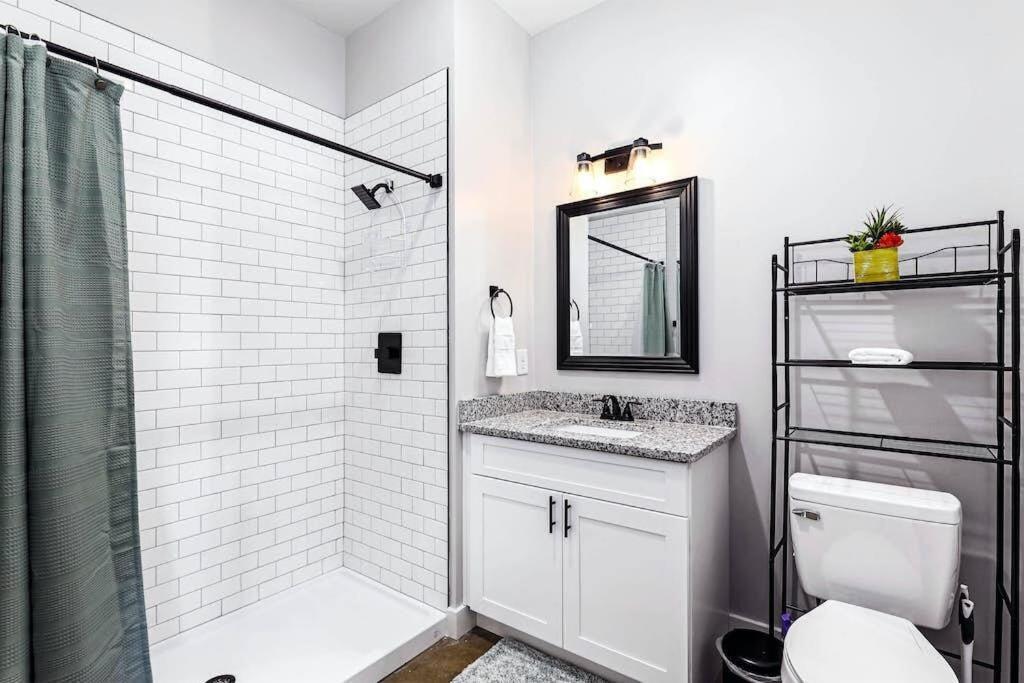 נאשוויל Brand New Condo Near Downtown Nash W Washer Dryer מראה חיצוני תמונה