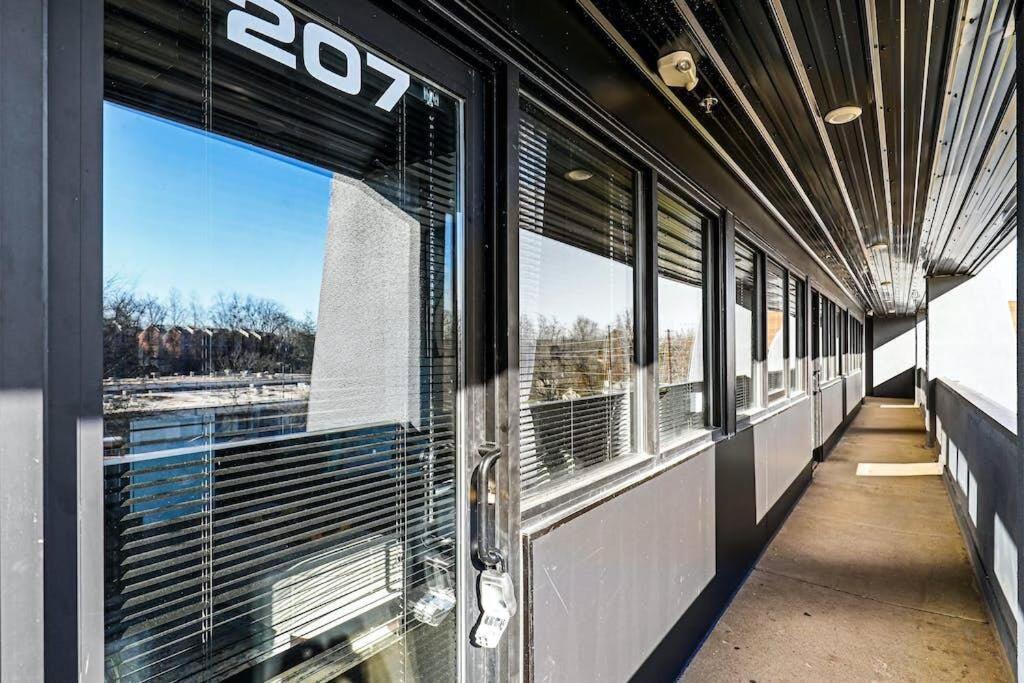 נאשוויל Brand New Condo Near Downtown Nash W Washer Dryer מראה חיצוני תמונה